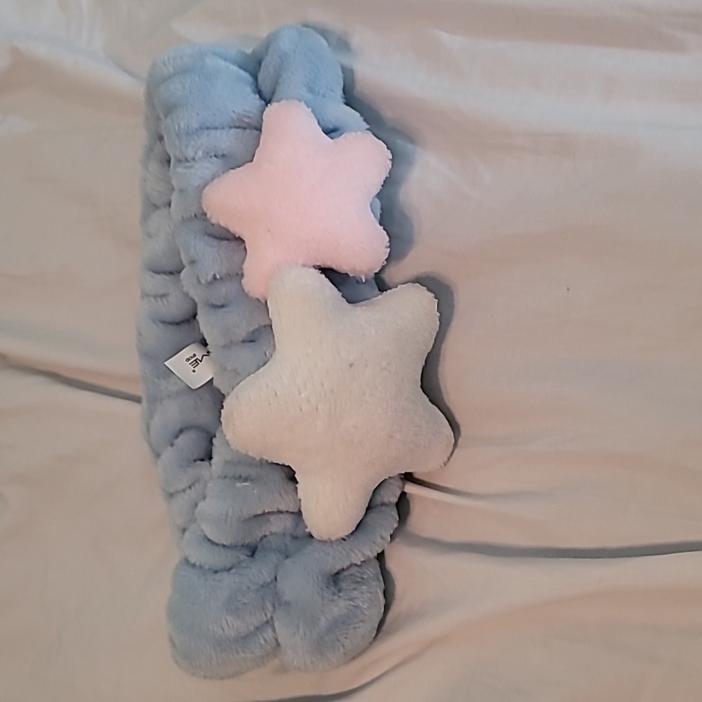 Creme makeup headband, stars